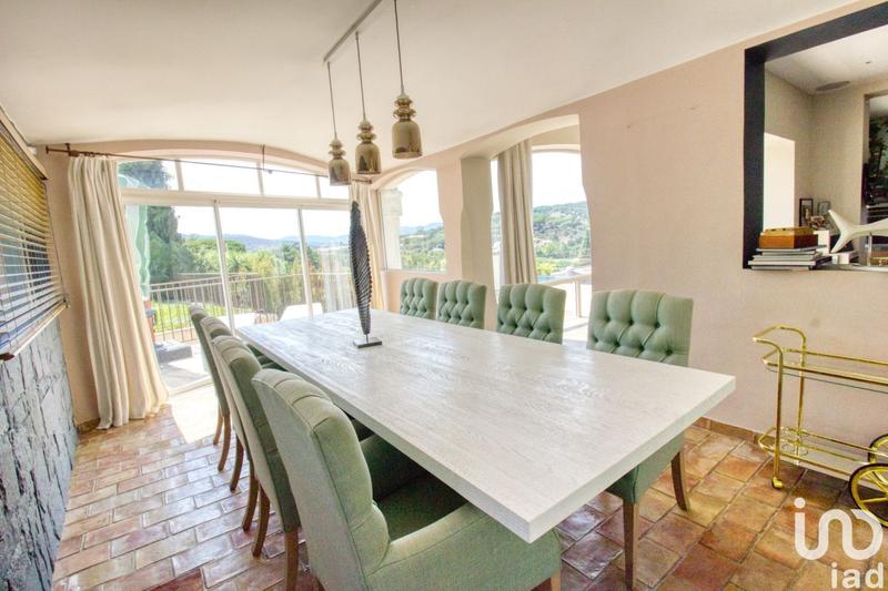 Maison - 264 m² - 8 pièces