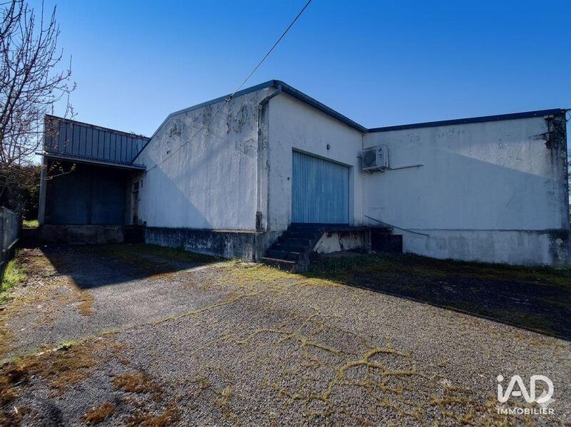 Local commercial - 1 400 m²