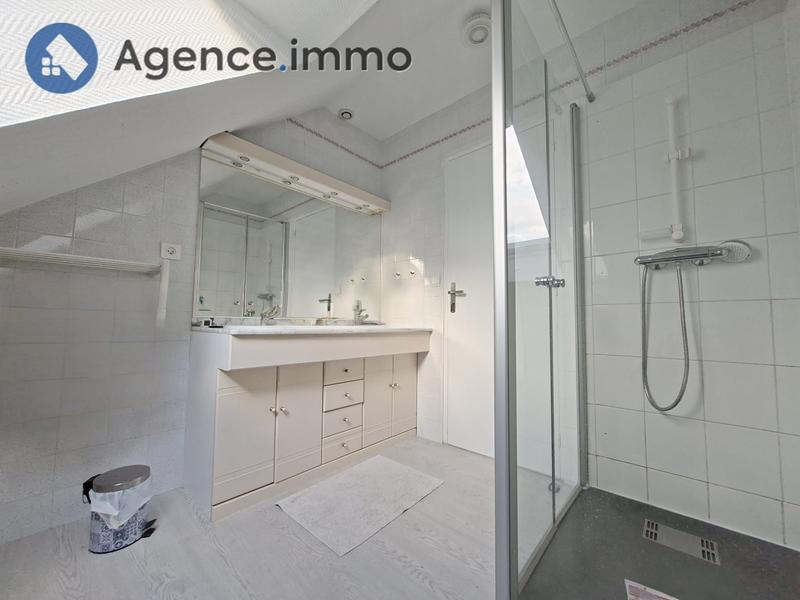 Maison traditionnelle - 139 m² - 7 pièces