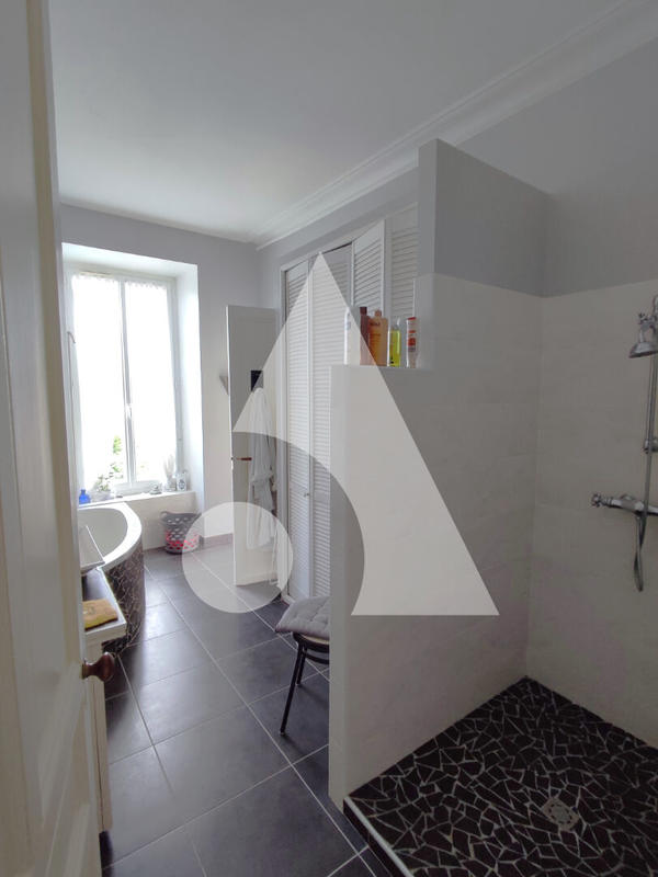 Appartement - 121 m² - 4 pièces