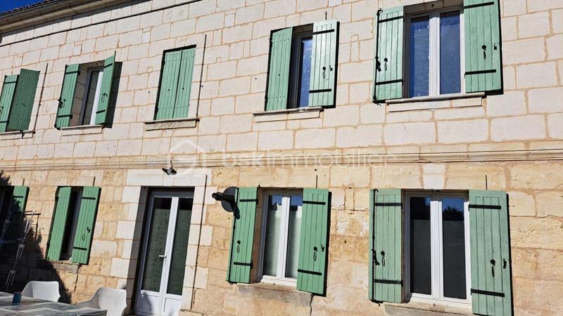 Maison chambre d'hôtes - 340 m² - 8 pièces