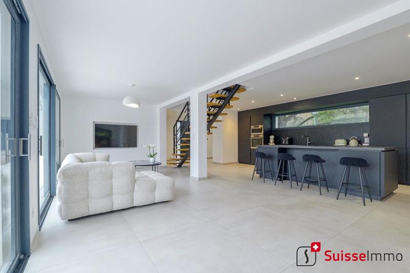 Maison - 170 m² - 6 pièces