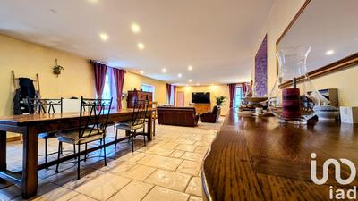 Maison - 244 m² - 7 pièces