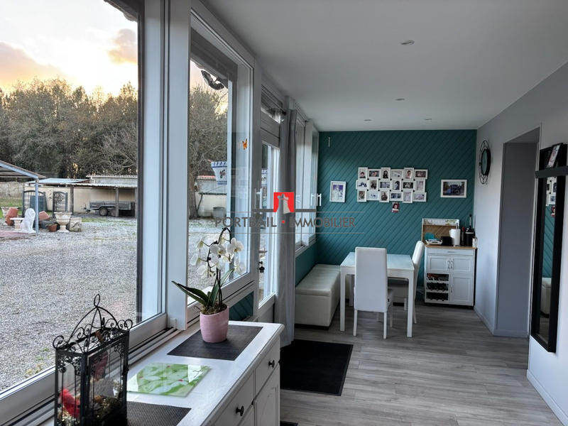 Maison - 220 m² - 11 pièces