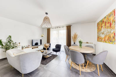 Appartement - 79 m² - 4 pièces