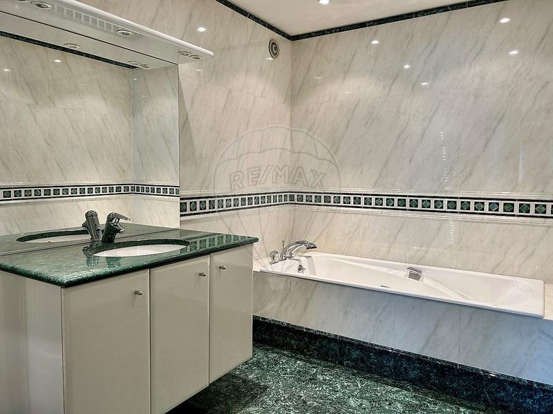 Appartement - 148 m² - 4 pièces