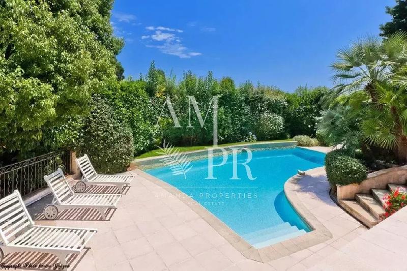 Villa - 450 m² - 10 pièces