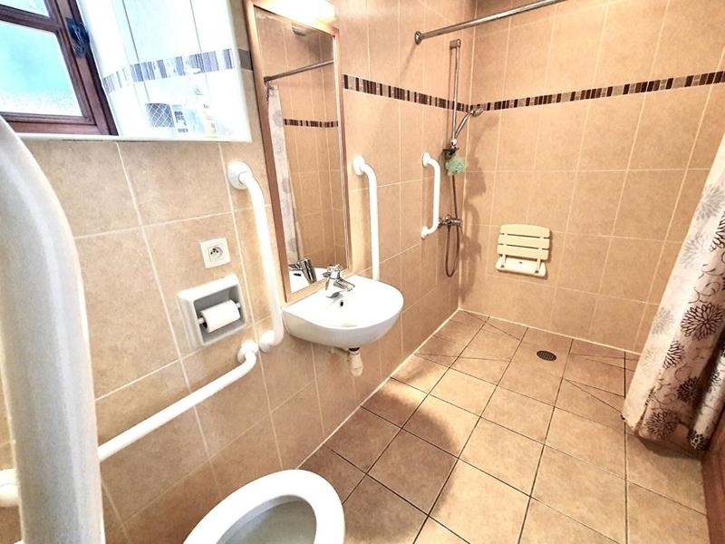 Maison - 352 m² - 16 pièces