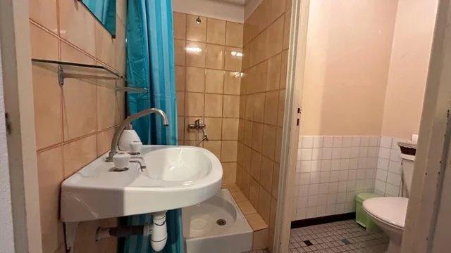 Propriété - 1 379 m² - 19 pièces