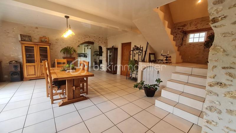Maison - 245 m² - 6 pièces