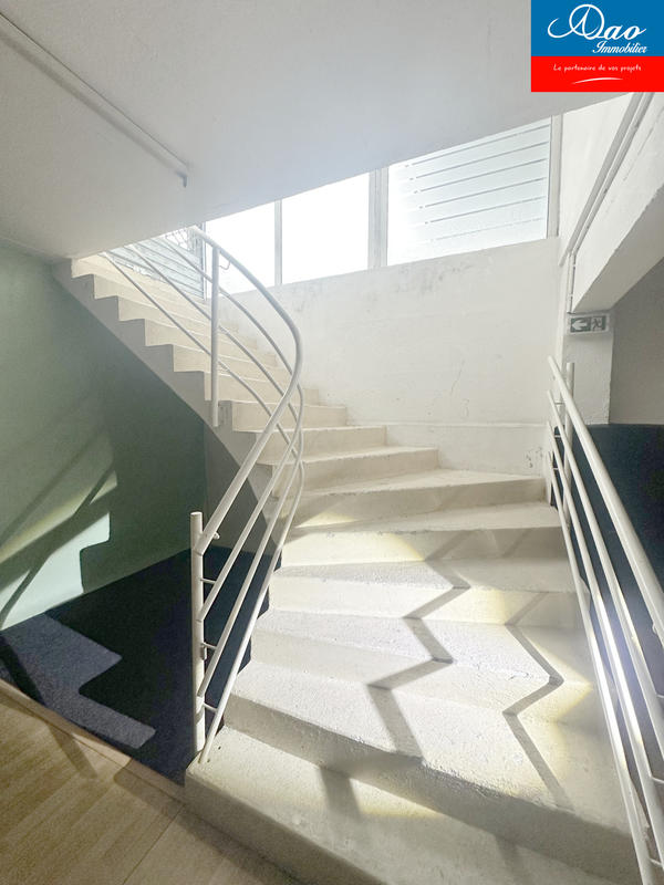 Local commercial - 935 m²