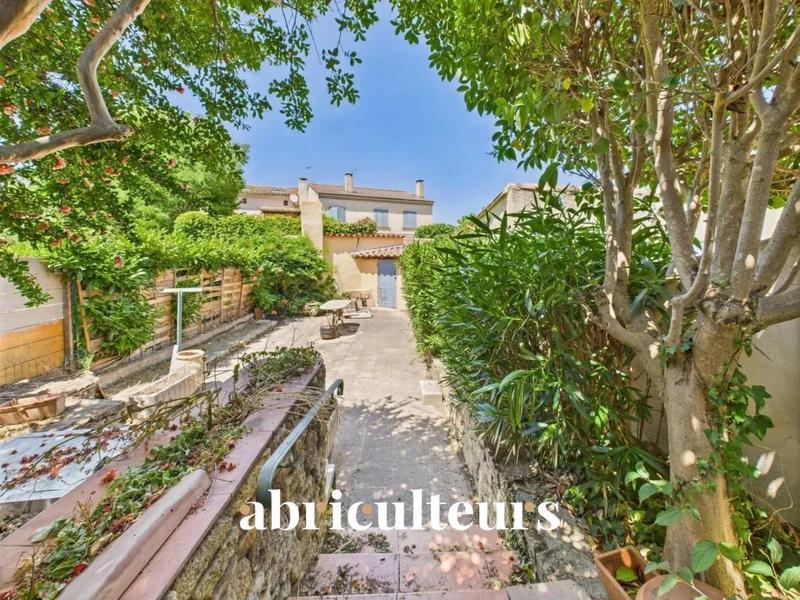 Maison - 94 m² - 5 pièces