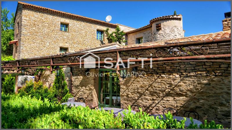 Maison - 591 m² - 22 pièces