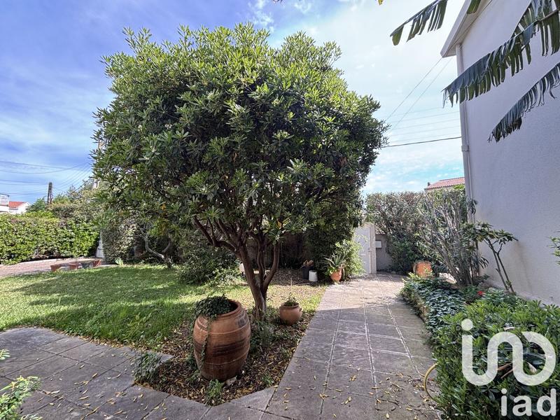 Maison - 240 m² - 9 pièces