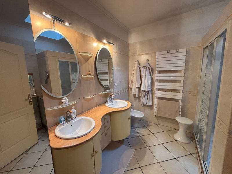 Appartement - 136 m² - 4 pièces