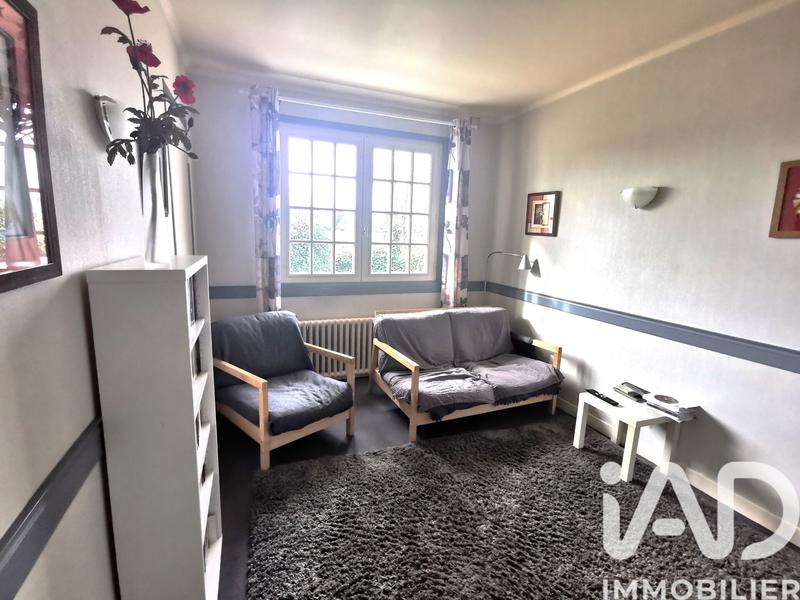 Maison - 236 m² - 9 pièces