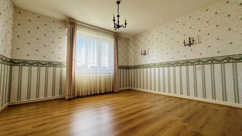 Pavillon - 160 m² - 7 pièces