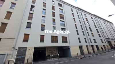 Parking / Garage - 12 m²