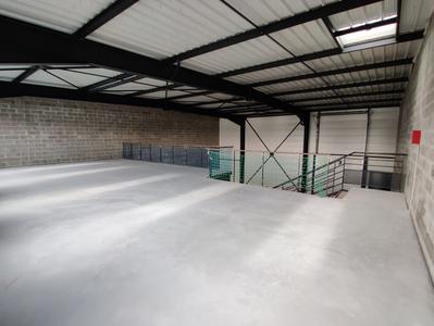 Local d'activités - 361 m²