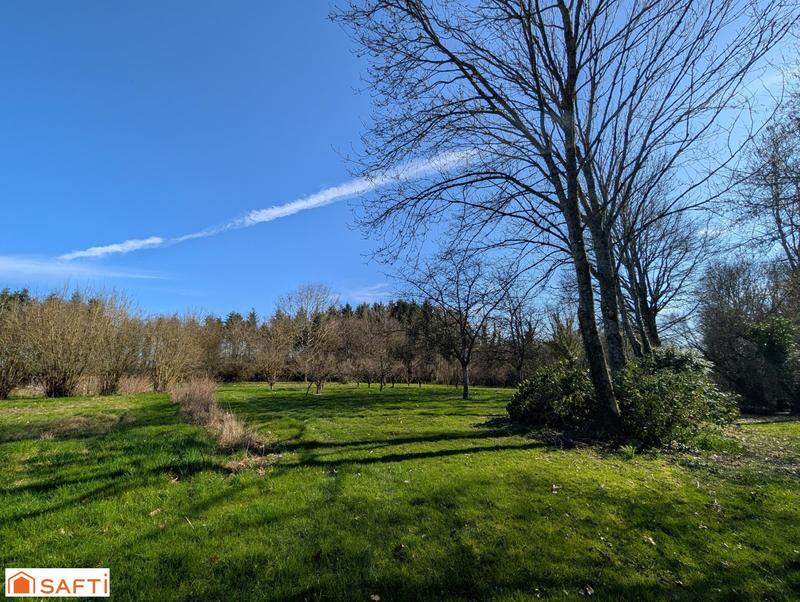 Maison - 250 m² - 9 pièces