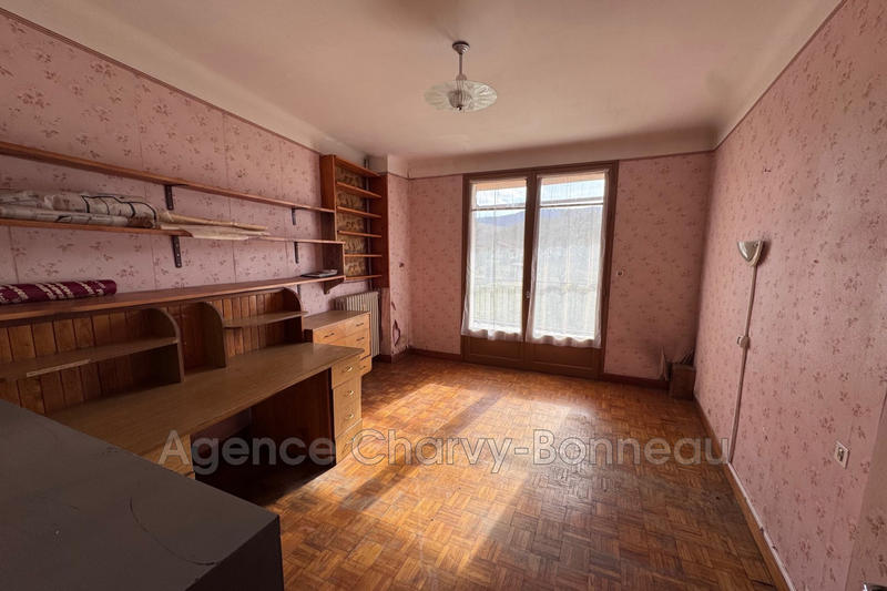 Maison - 182 m² - 9 pièces