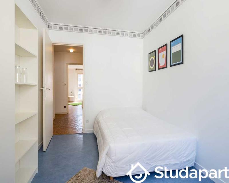 Chambre - 100 m² - 1 pièce