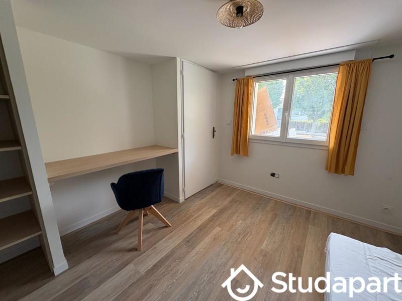 Chambre - 10 m² - 1 pièce