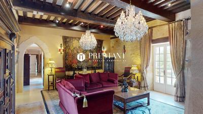 Demeure - 716 m² - 7 pièces