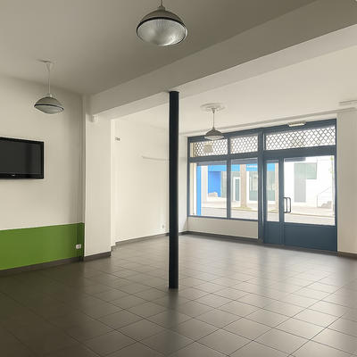 Local commercial - 406 m² - 7 pièces