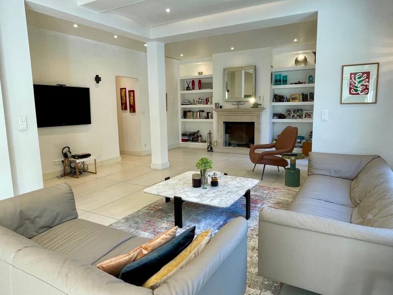 Maison d'architecte - 300 m² - 6 pièces