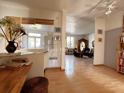 Appartement - 93 m² - 3 pièces