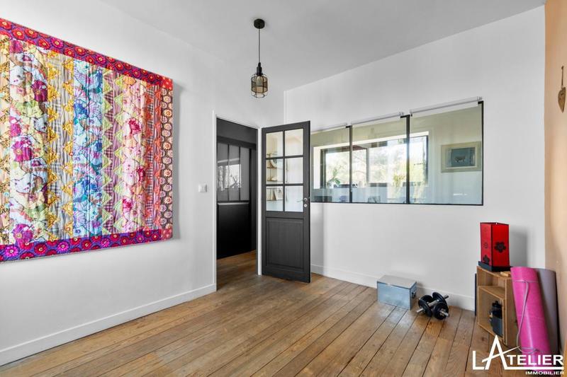 Maison - 210 m² - 7 pièces