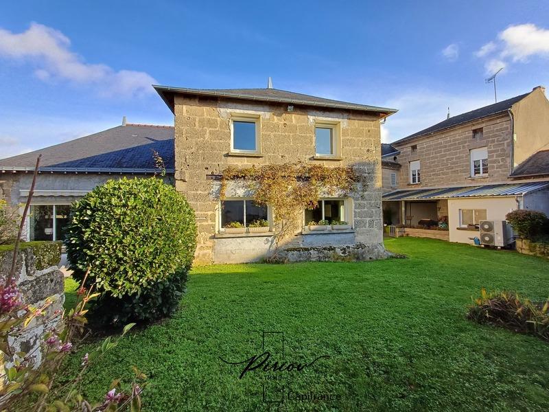 Maison - 264 m² - 9 pièces