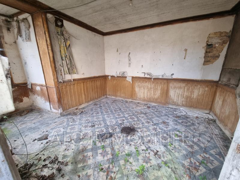 Maison de village - 736 m² - 6 pièces