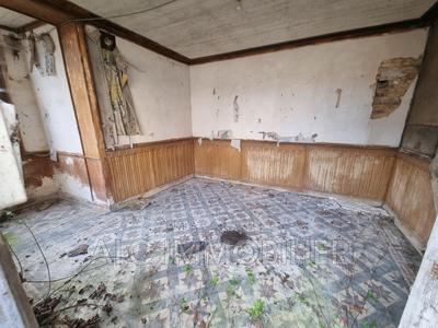 Maison de village - 736 m² - 6 pièces