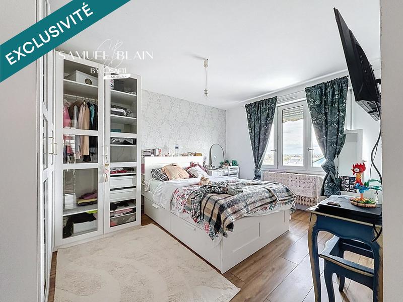 Maison - 240 m² - 10 pièces