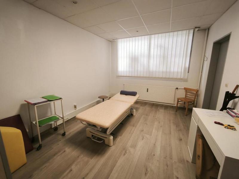 Local commercial - 252 m² - 11 pièces