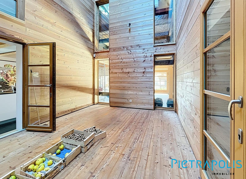 Maison - 289 m² - 8 pièces