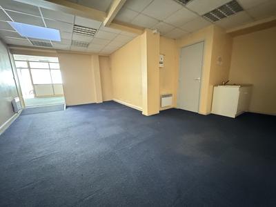 Local d'activités - 131 m² - 5 pièces