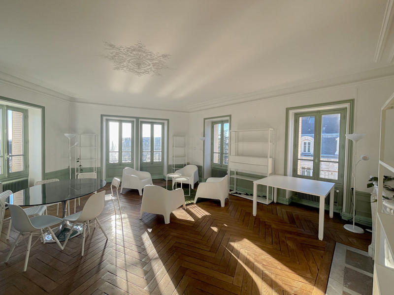 Bureau - 195 m² - 7 pièces