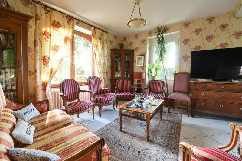 Maison - 220 m² - 10 pièces