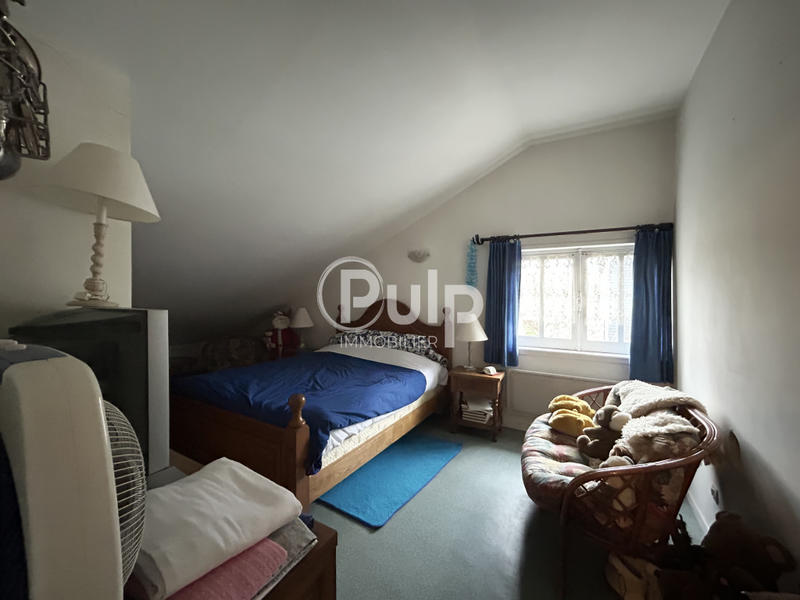 Maison - 180 m² - 8 pièces