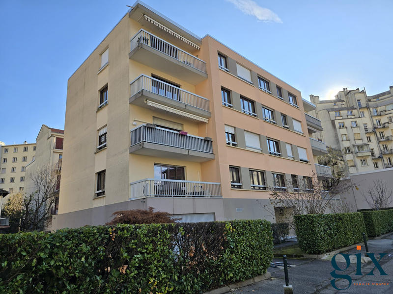 Appartement - 77 m² - 3 pièces