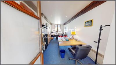 Local commercial - 240 m² - 8 pièces