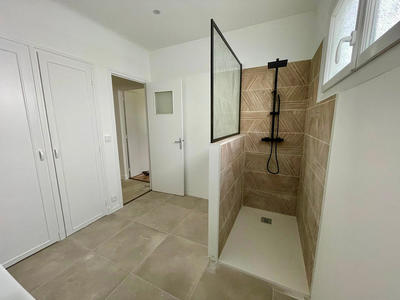 Maison - 201 m² - 8 pièces