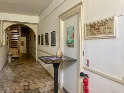 Local commercial - 242 m² - 10 pièces