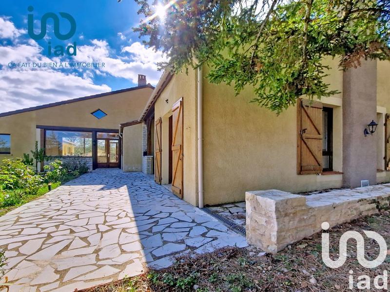 Maison - 201 m² - 7 pièces