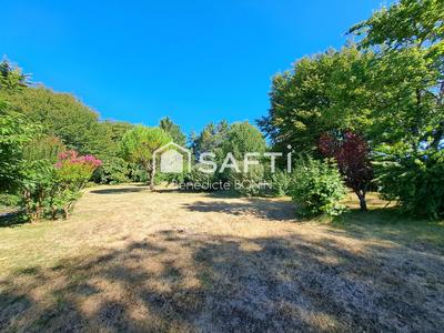 Maison - 220 m² - 5 pièces