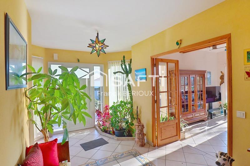 Maison - 220 m² - 9 pièces