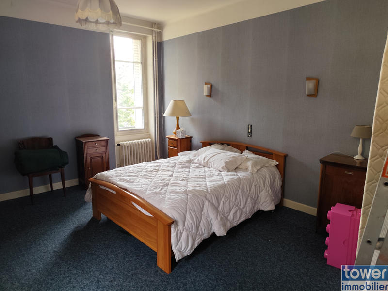 Maison - 224 m² - 8 pièces